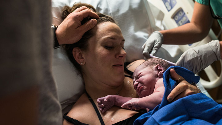 ¿Tiene curiosidad por conocer los diferentes tipos de nacimiento? Aquí hay 5 videos de la vida real para ayudarte